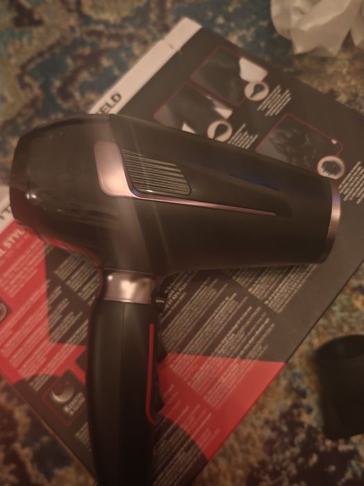 Uscator de par Rowenta x Karl Lagerfeld