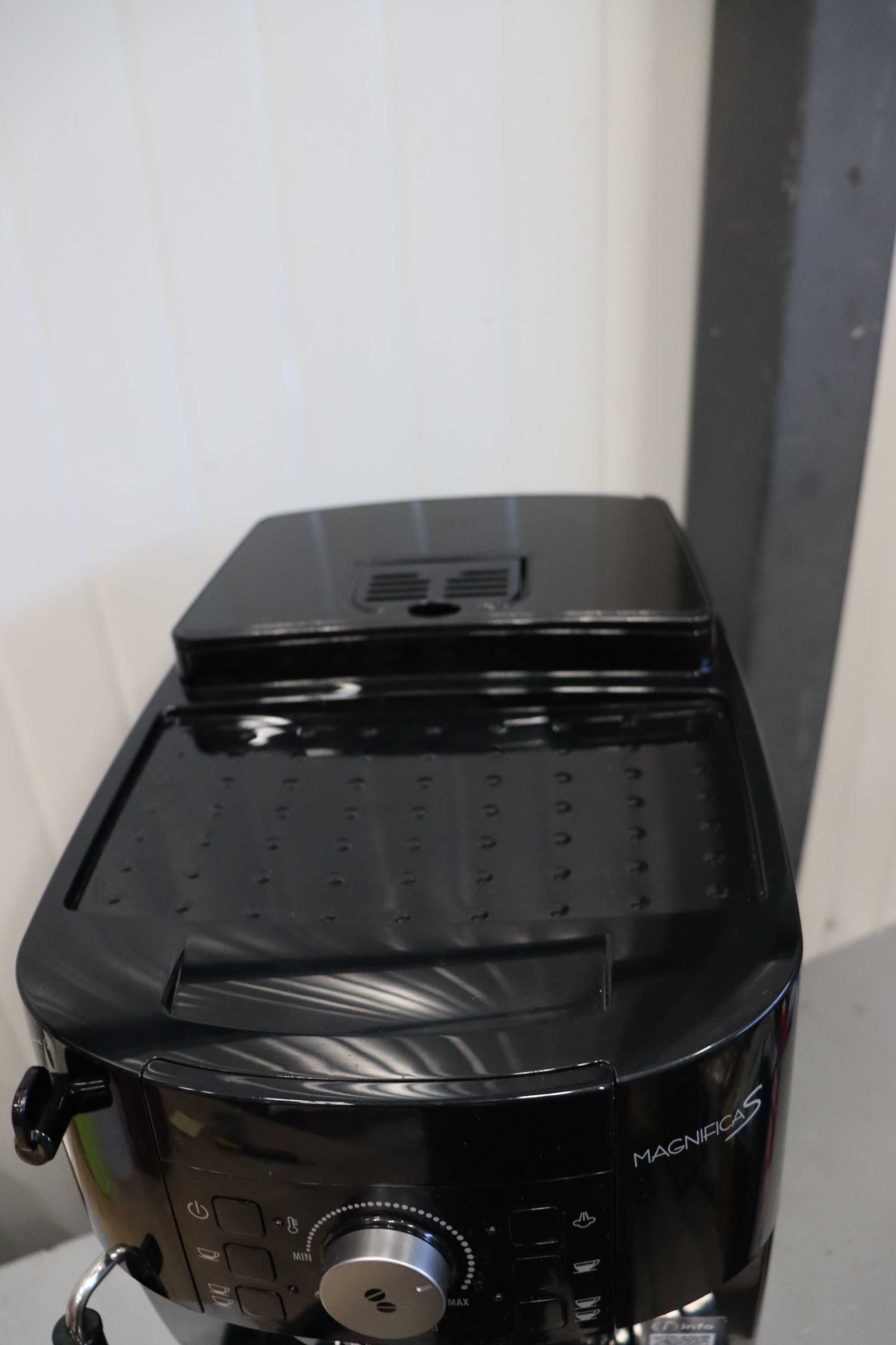 De'Longhi Magnifica S ECAM11.112.B, Автоматична кафемашина, 1450W