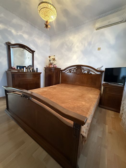 Продается спальная гарнитура