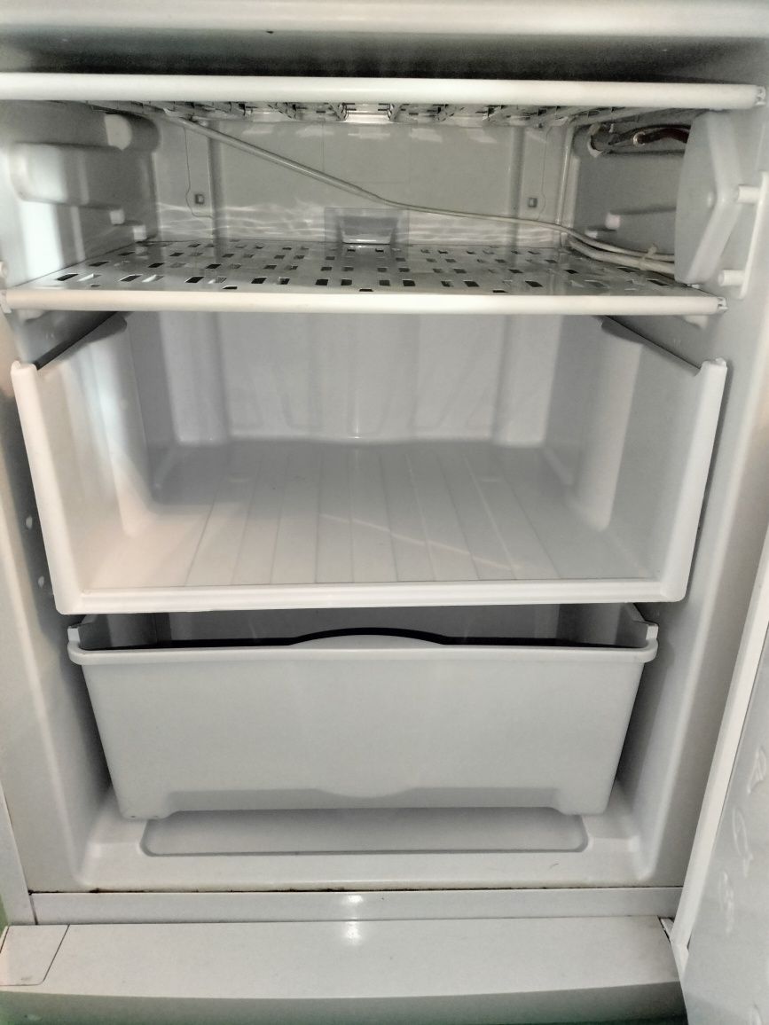 Холодильник, Indesit