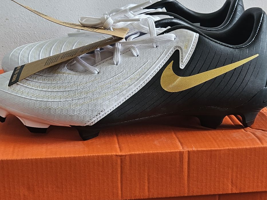 Nike Phantom GX II Academy Astro Turf Football Boots. Marime:40