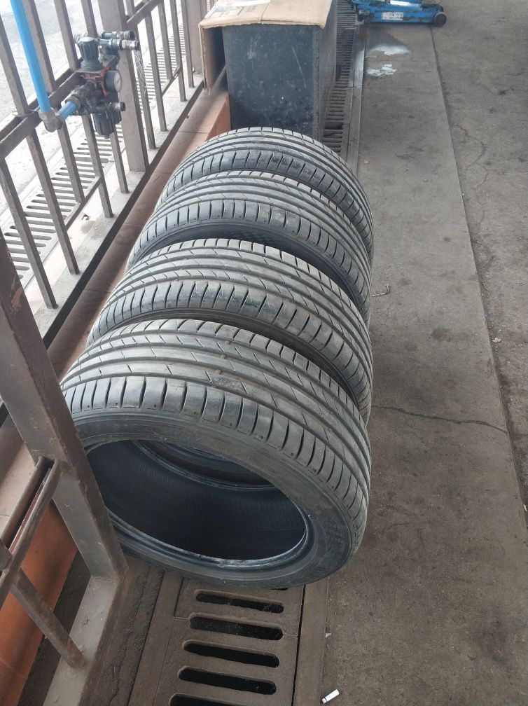 Летни гуми на марката KUMHO - 215/50/17, Дот 4820