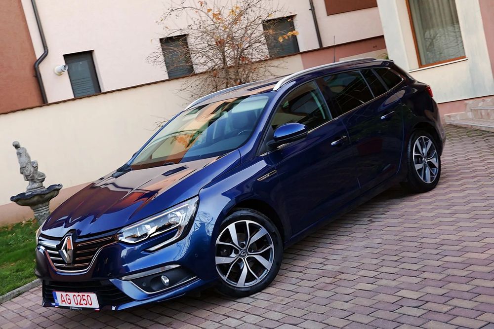 Renault Megane Faruri led/BOSE 2018/piele led/line assist/side assist/camera