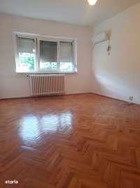 Apartament de vanzare Pb mare 2 camere zona Decebal Lotus 2