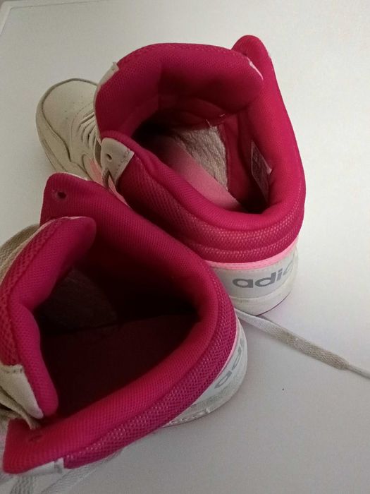 Дамски кецове Адидас, номер 38