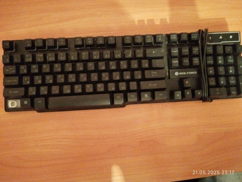 Продаю клавиатуру  100%