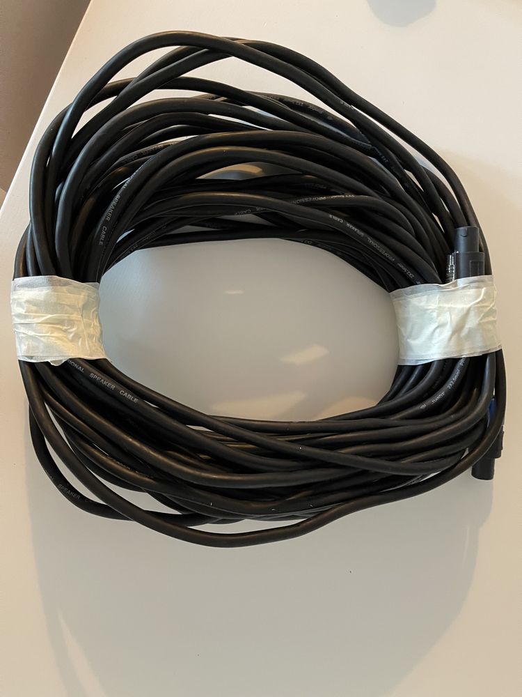 Cabluri pentru boxe - speakon si jack