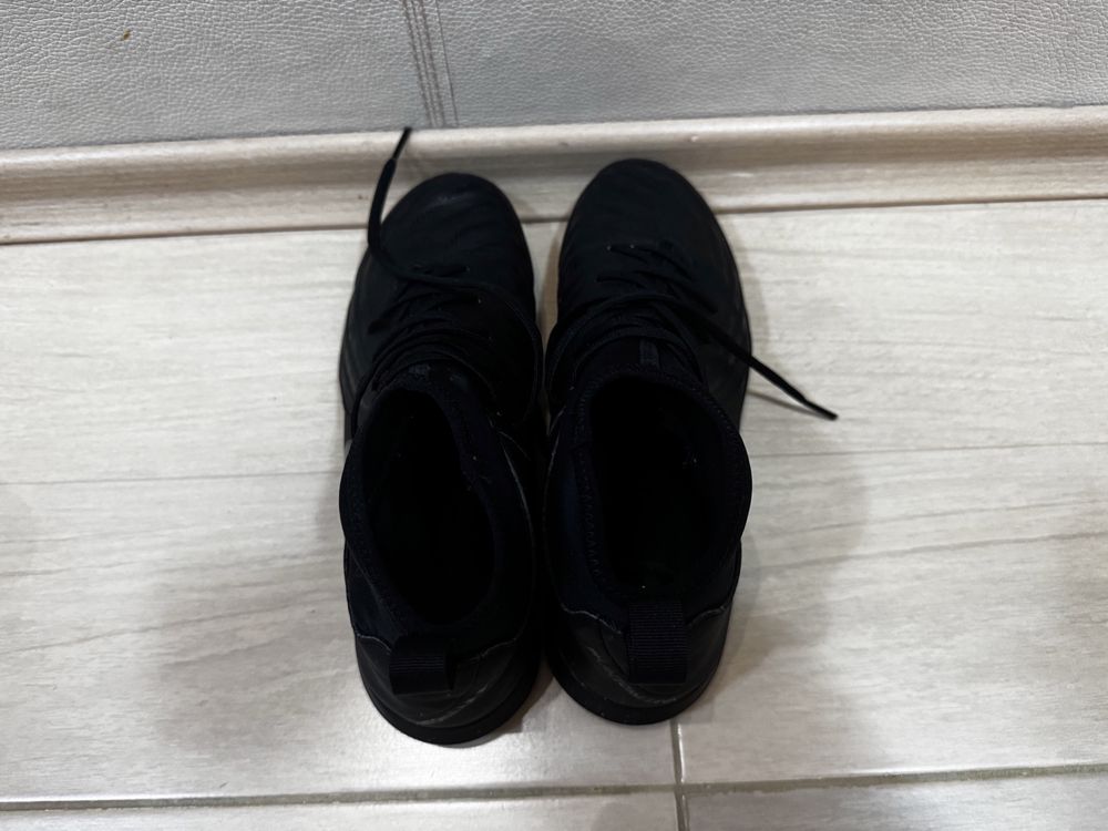 Маратонки-Стоножки Nike Phantom Luna 2; 40 номер