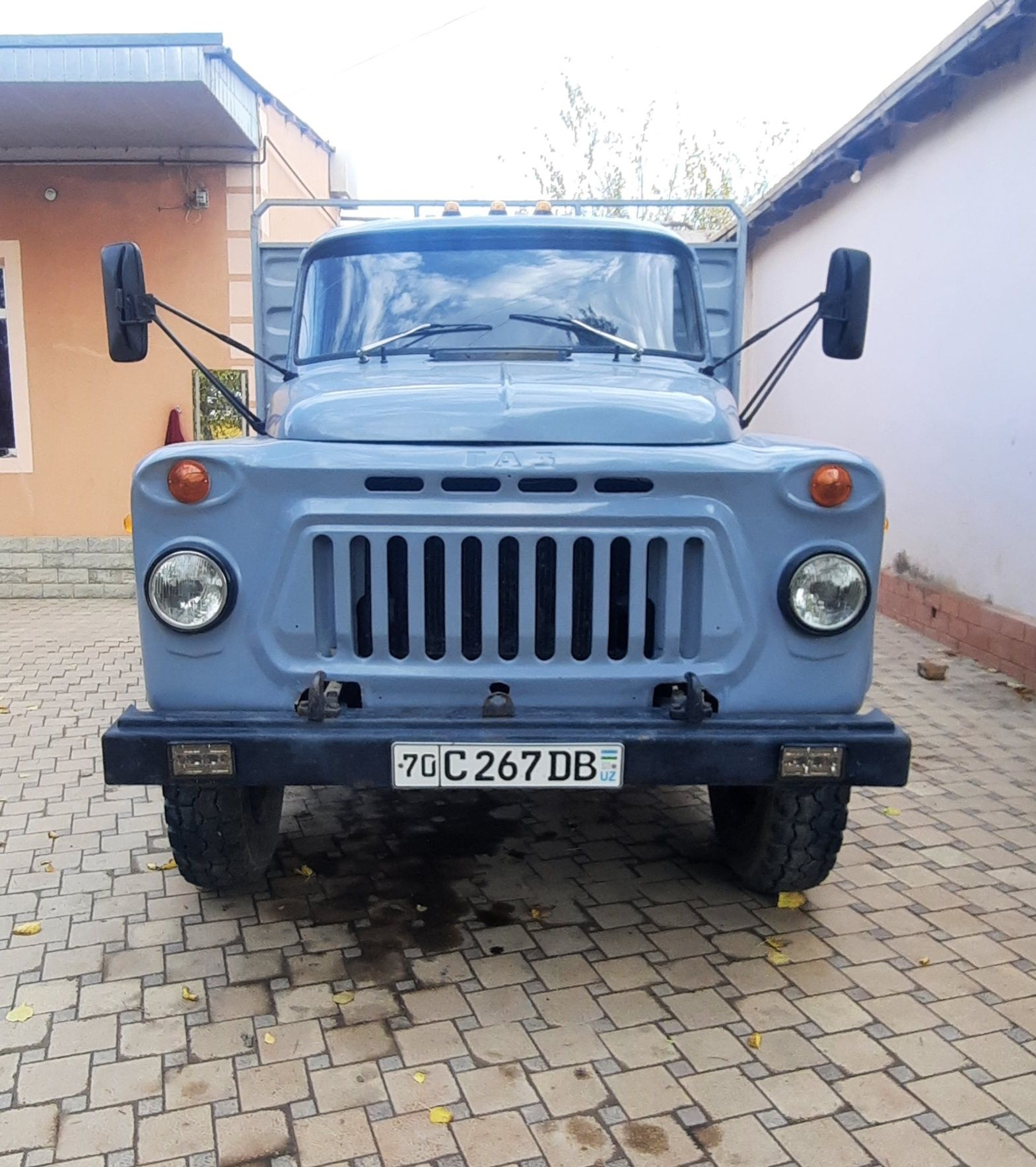 Gaz 5204 sotiladi