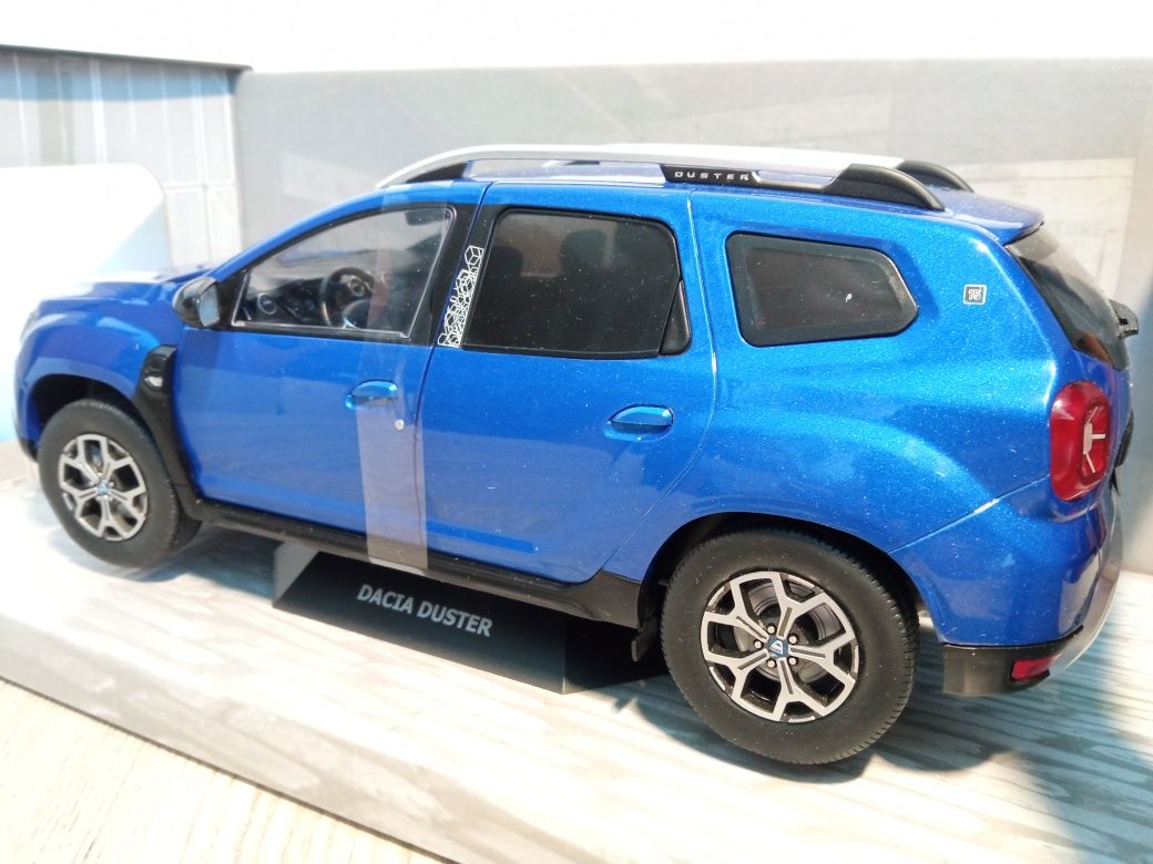 Dacia Duster macheta auto la scara 1:18 solido