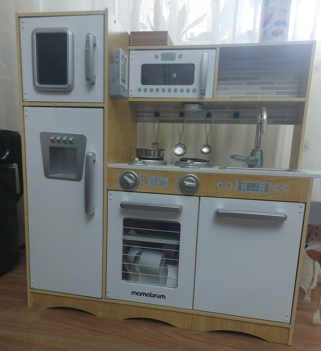 Vând bucătărie copii