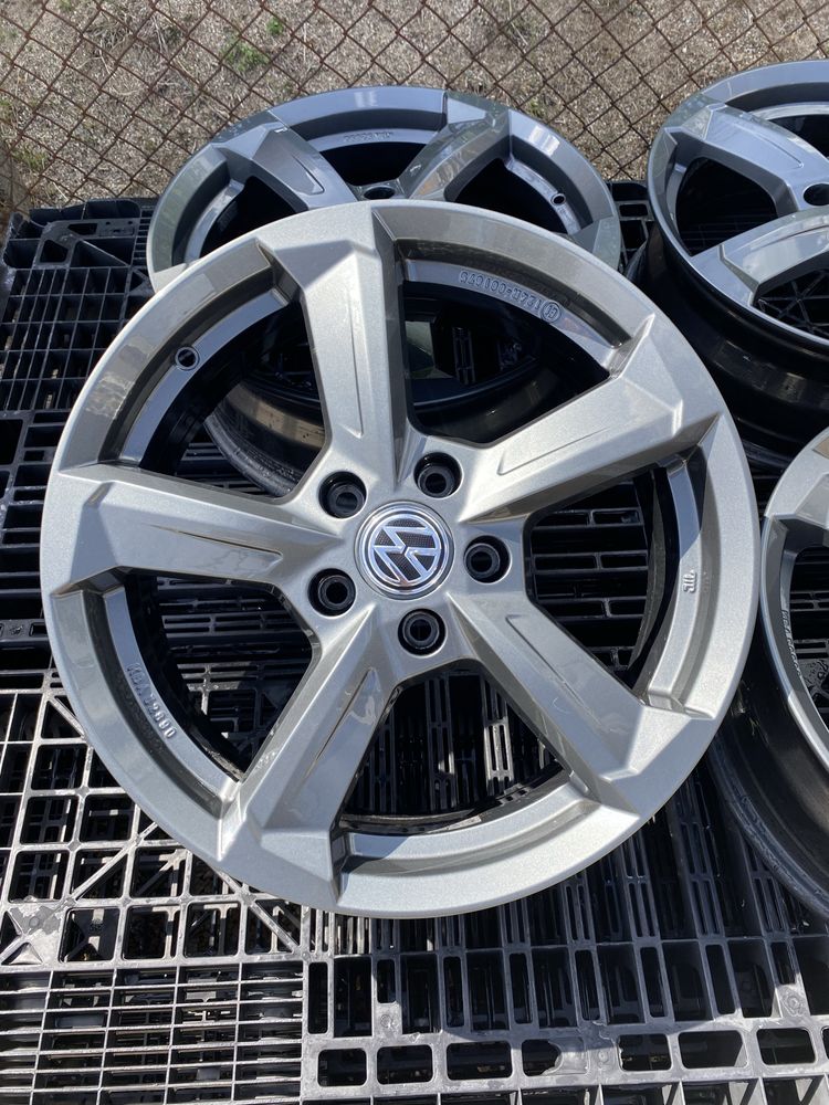 17 цола 5 х 112 мм Шкода Фолксваген Голф 6 , 7 , 8 , Т Рок , VW T Roc