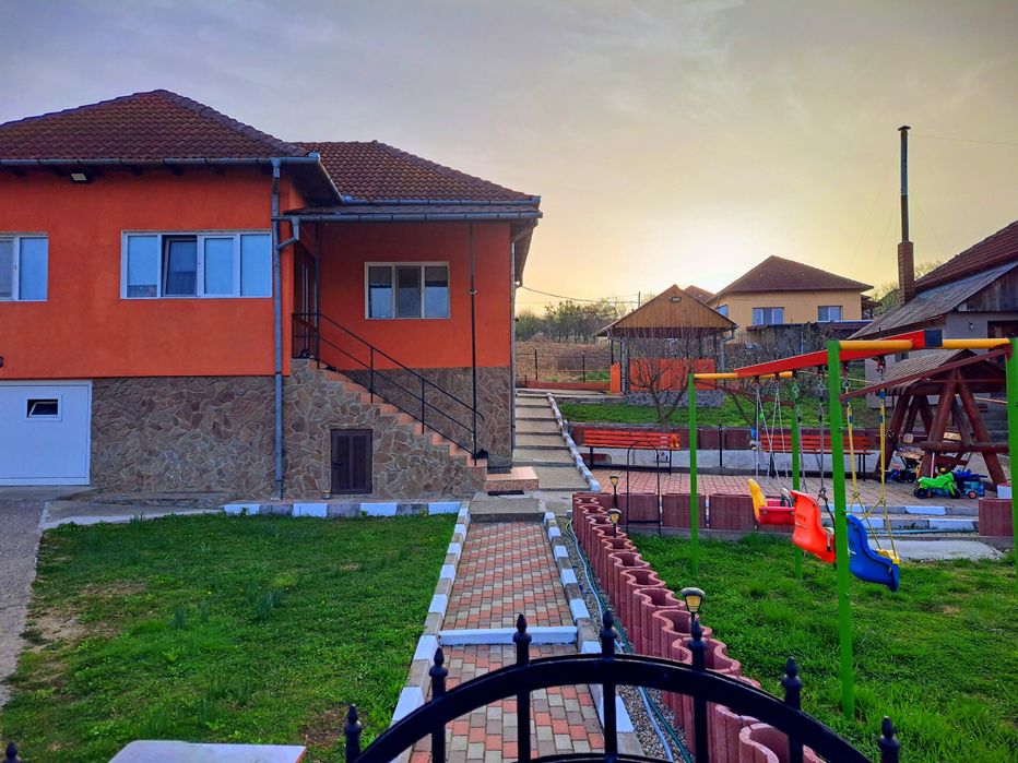 Casa de vanzare zona Mihaesti