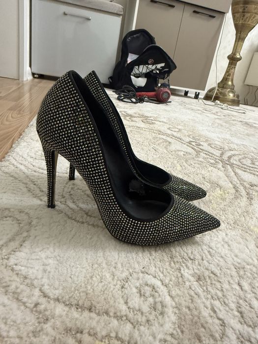 Туфли лодочки на шпильке со стразами 36 от бренда Aldo