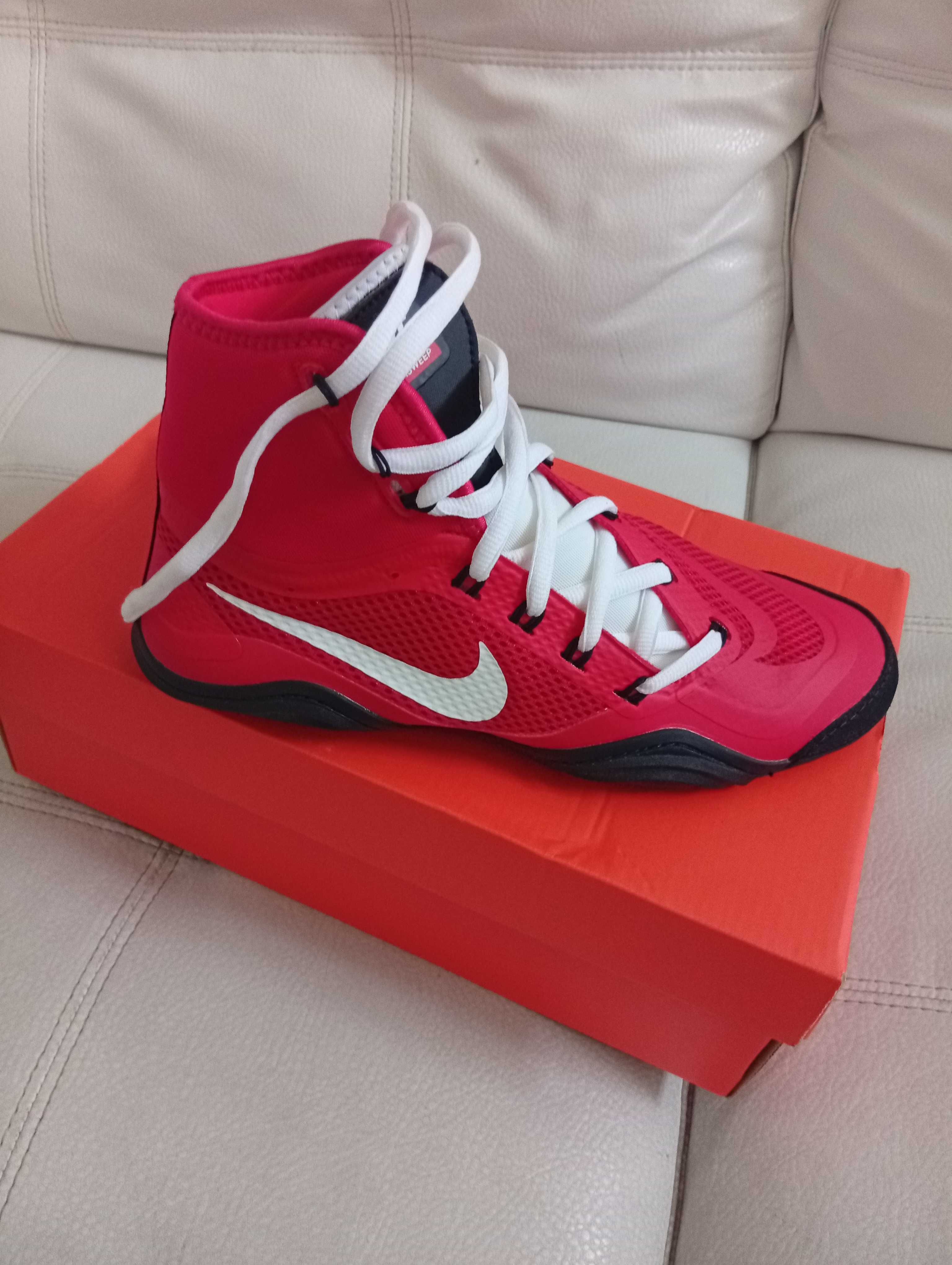 Обувки за борба Nike