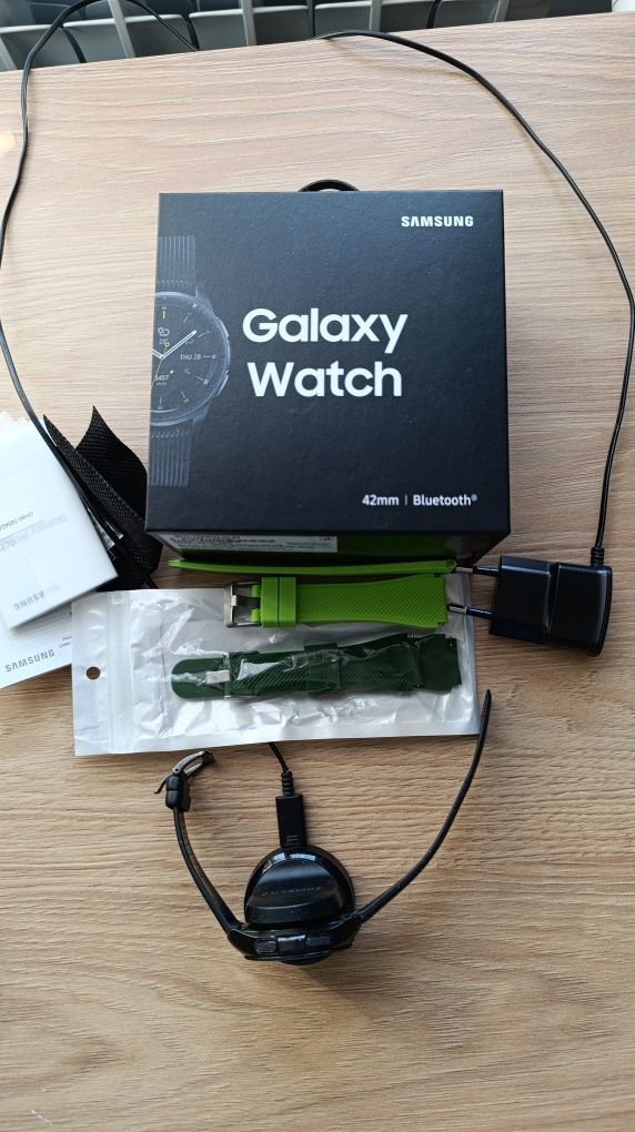 Samsung Galaxy Watch 42mm, смарт часовник
