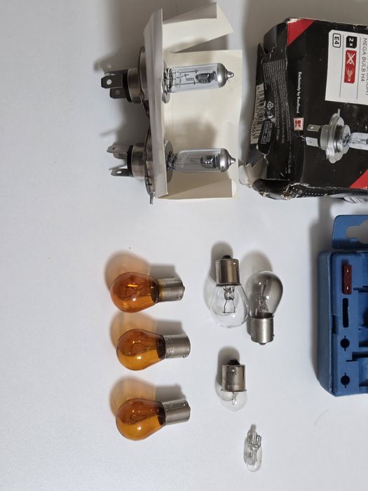 Крушки за автомобил Е4