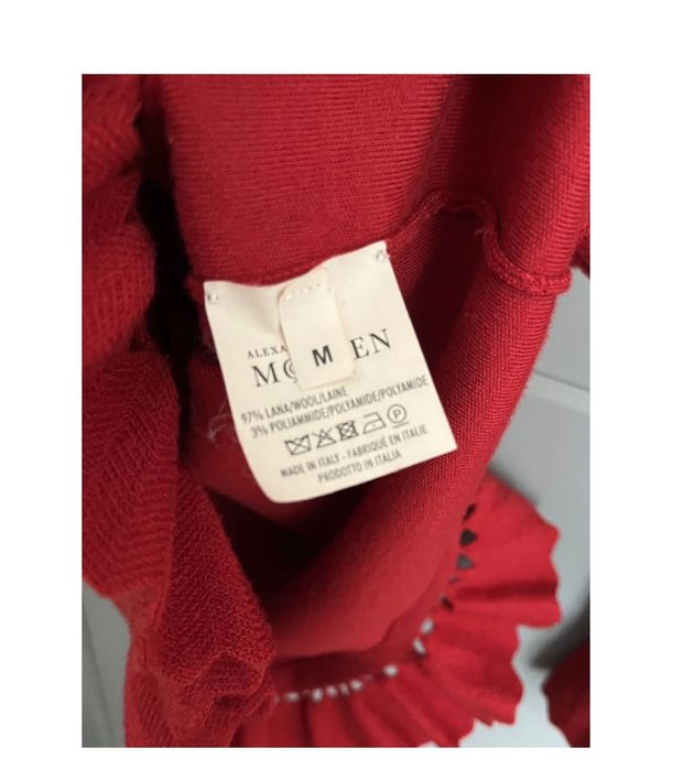 Alexander mcqueen червена рокля