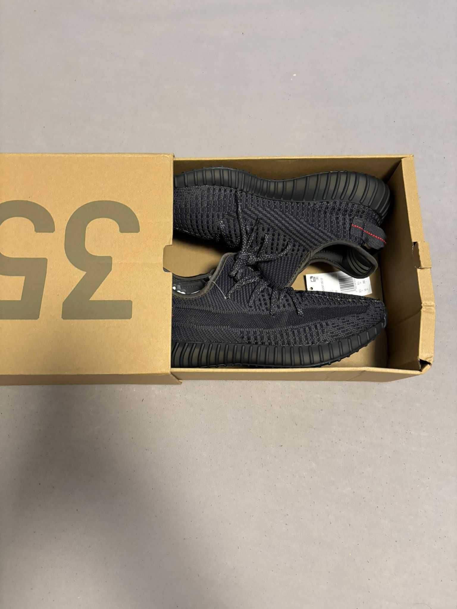 Yeezy 350 v2 Black