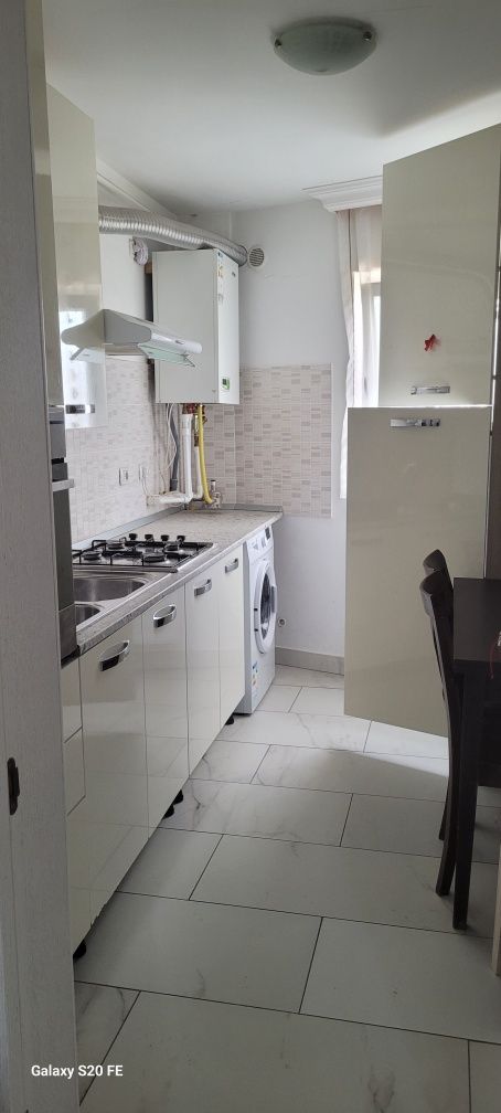 Ofer spre închiriere apartament în bloc nou