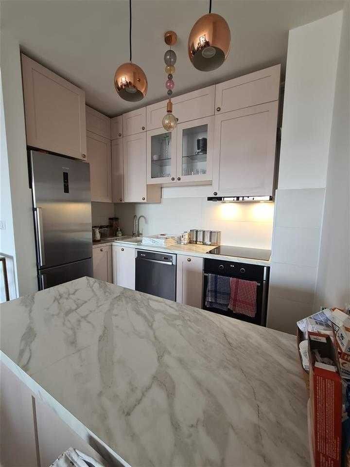 Дава се под наем Двустаен апартамент в Бургас, Лазур - 56 кв.м за 219.3 € - Снимка #1