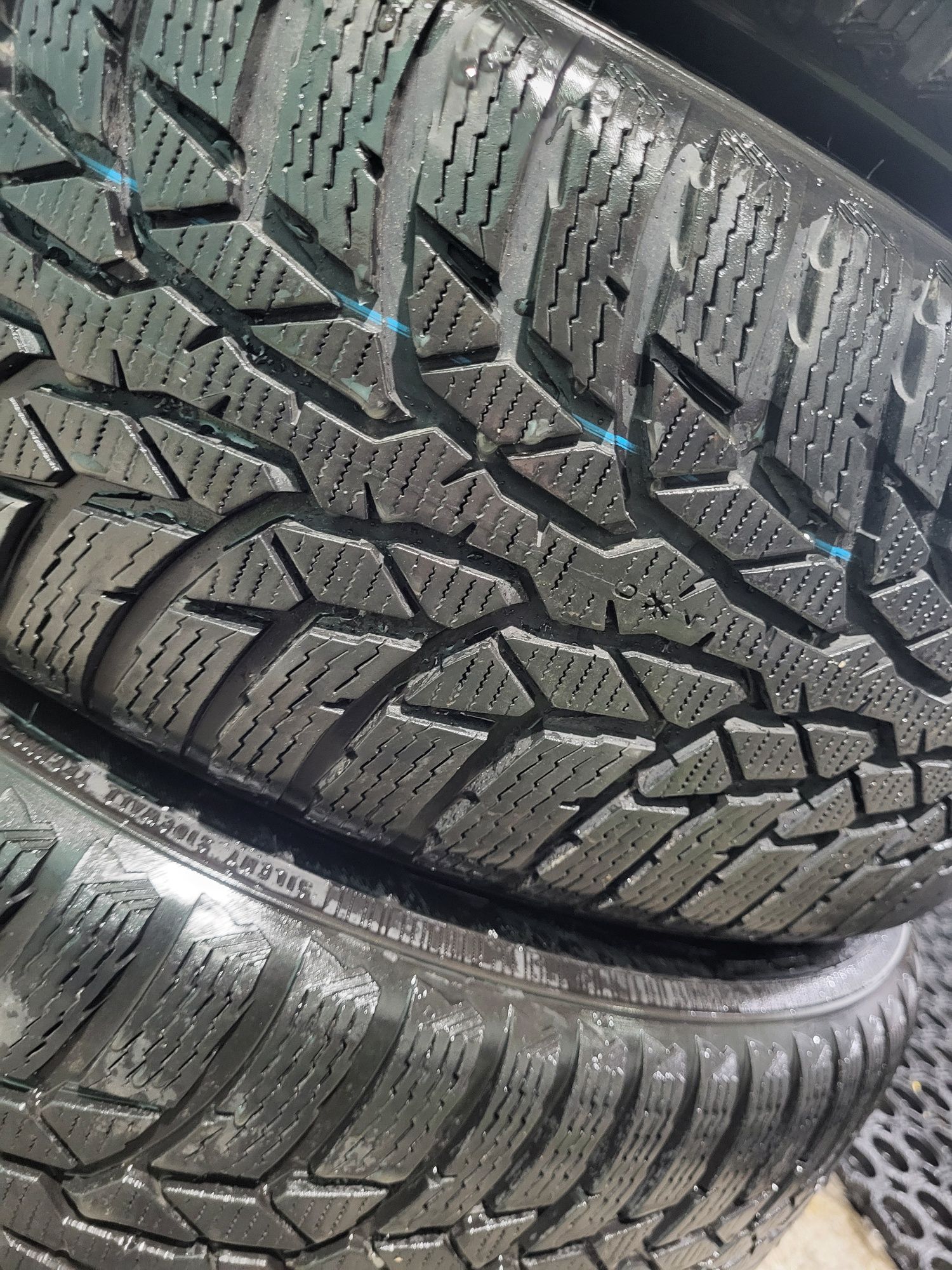 4 бр зимни 205/65/16  гуми Nokian зимни гуми