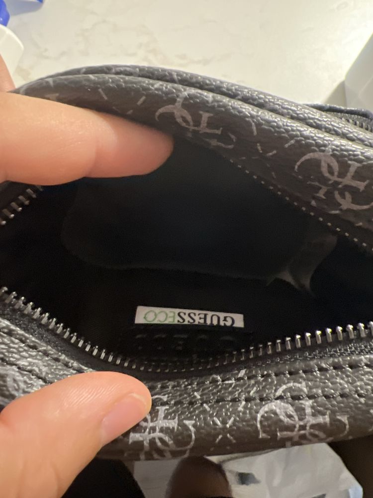 GUESS Messenger Bag