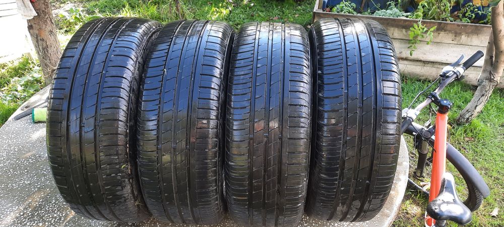 Vând cauciucuri vara Hankook 205/ 55/ R16