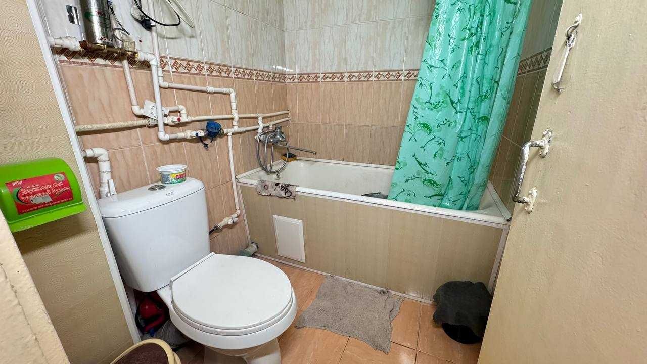 Фрунзиский 2 хонали квартира зудлик билан сотилади.ID: 1144