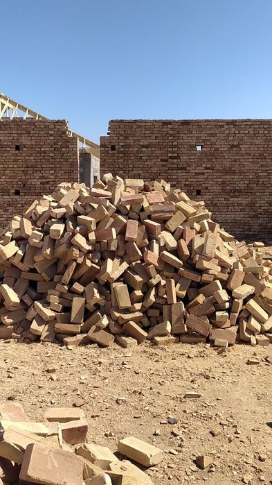 Красный жженный кирпич