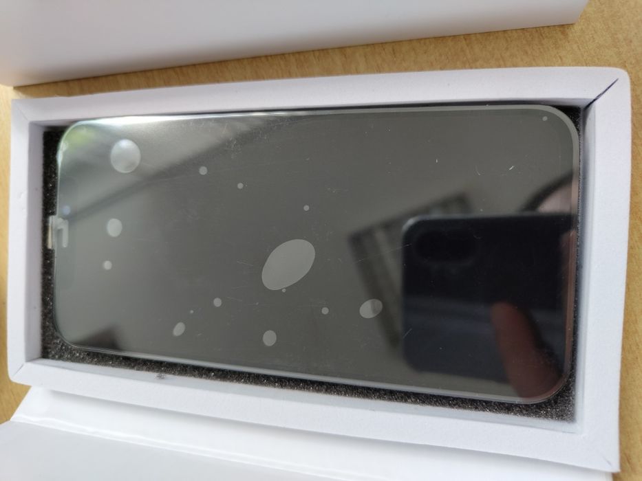 Дисплей за iphone 12 и 12 pro