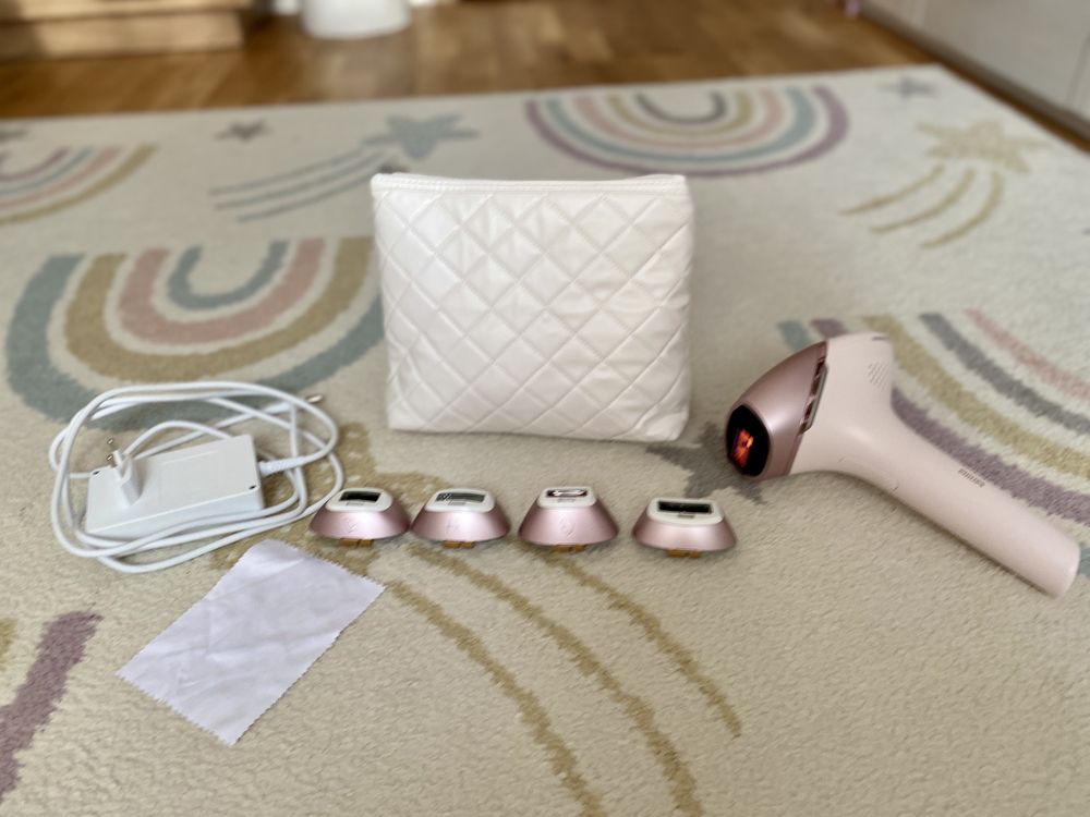Фотоепилатор IPL Philips Lumea Seria 9000 BRI958/00