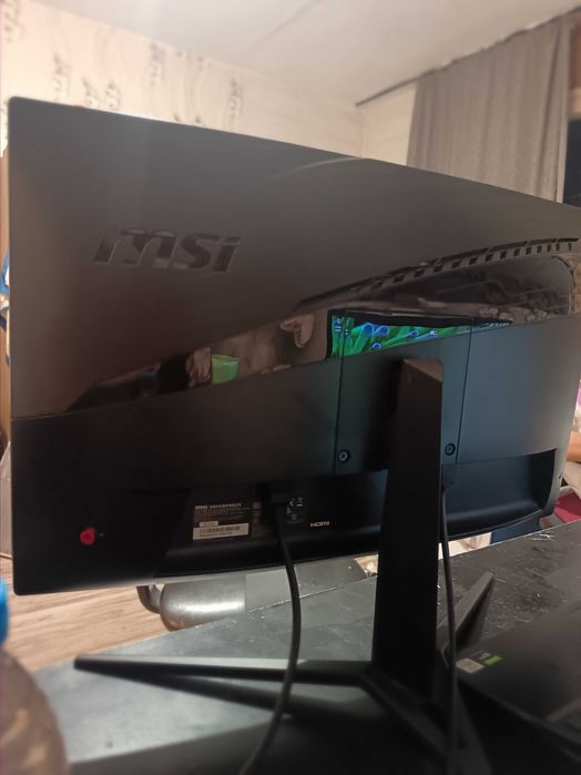 Геймърски монитор MSI MAG241C – 24” Curved / 144Hz / 1ms