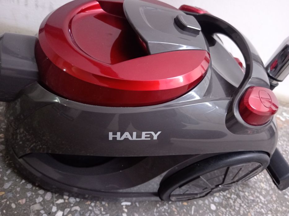 Продаётся пылесос HALEY