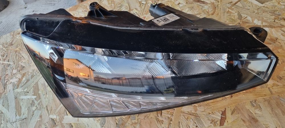 Far dreapta skoda scala  led 150euro