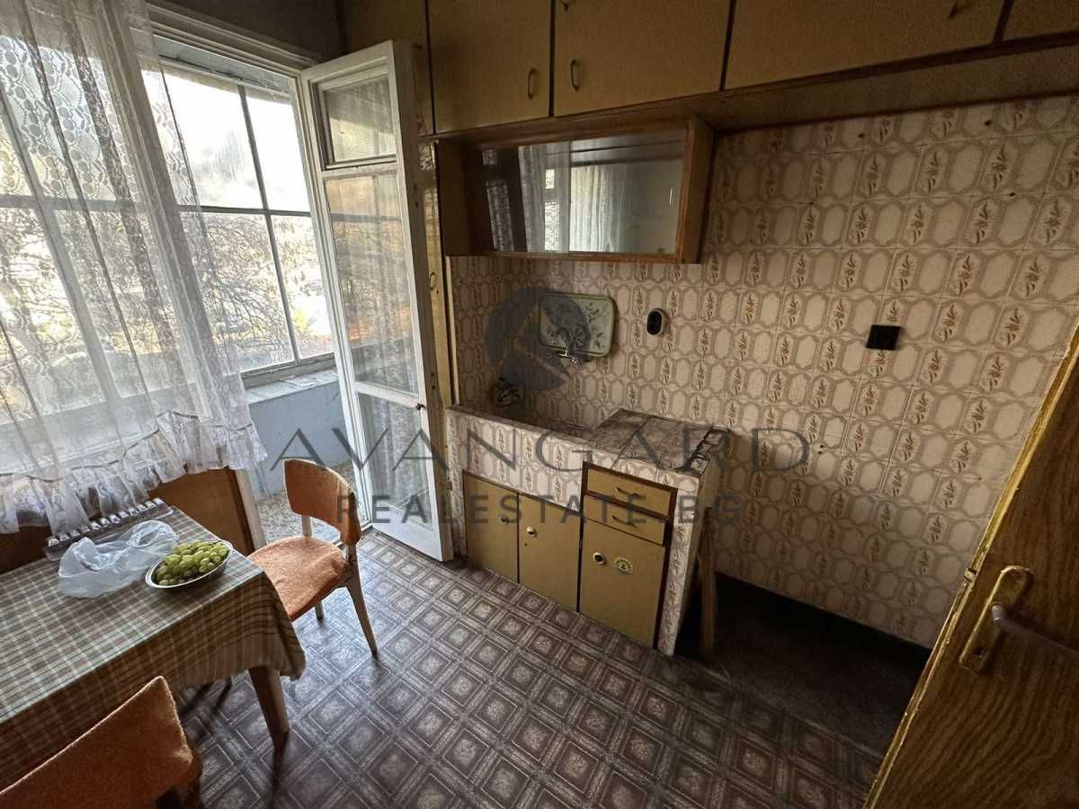 Продава се Тристаен апартамент в Пловдив, Кючук Париж - 82 кв.м за 1336 €/кв.м - Снимка #4