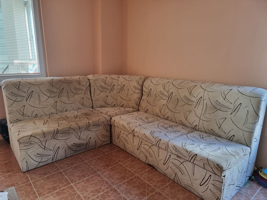 Разтегателен диван