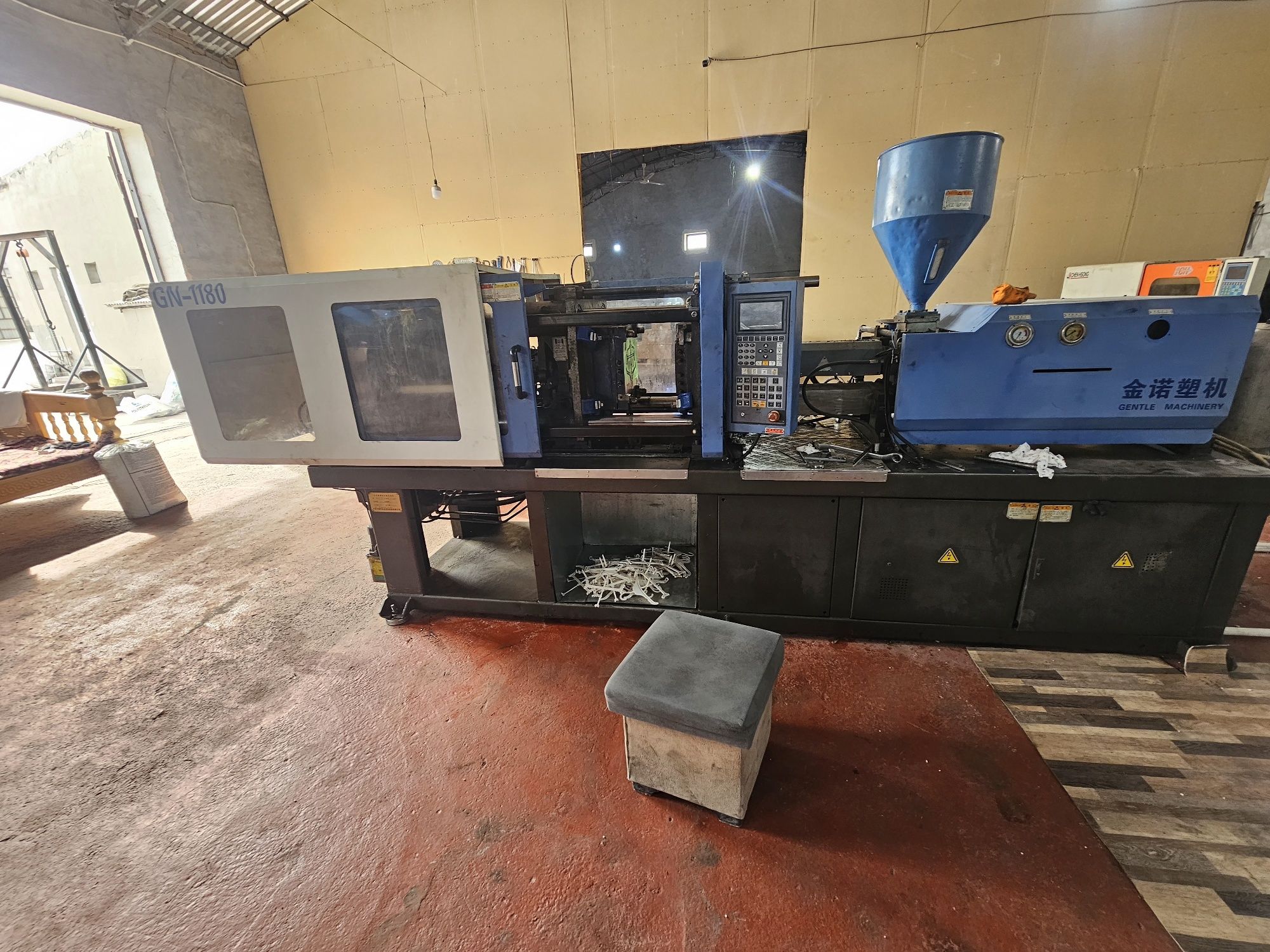 Termoplast stanoklar sotiladi