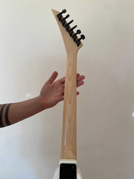 Chitară electrică Jackson JS1X Rhoads Minion AH FB Alb satinat