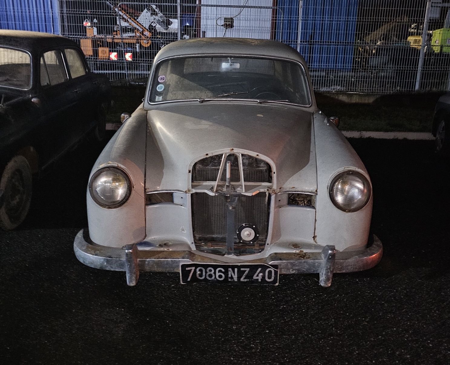 2x Mercedes Ponton – Proiecte de restaurare, Retromobil