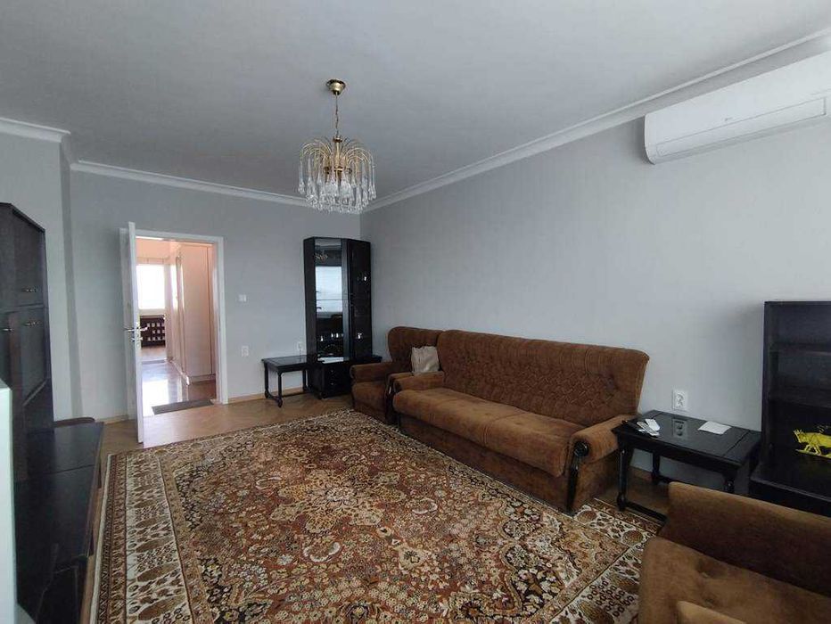 Дава се под наем Тристаен апартамент в София, Света Троица - 120 кв.м за 800 € - Снимка #1