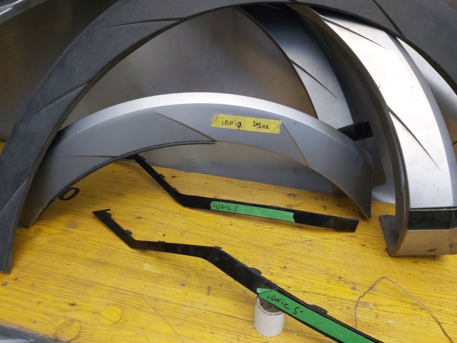 Лайсна калник  Лайсна предна броня Hyundai Ioniq 5