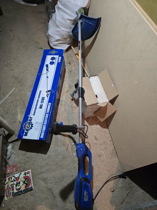 Gazon strijka qladgon aparat sotiladi yengide 3-4marta iwlatlgan