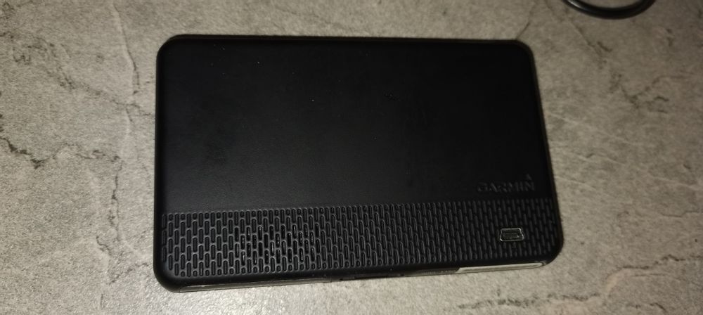 Продавам навигация Garmin nuvi 1350