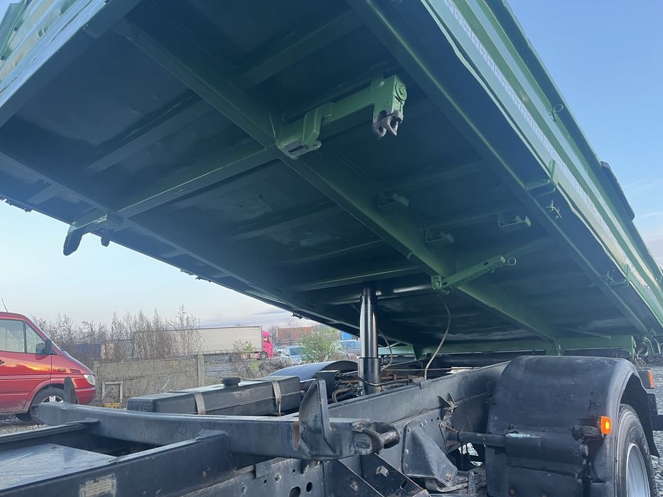 Man 8/163 basculabil pe 3 parti