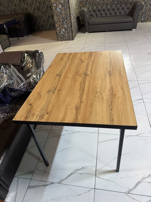 Столы для кафе или дома