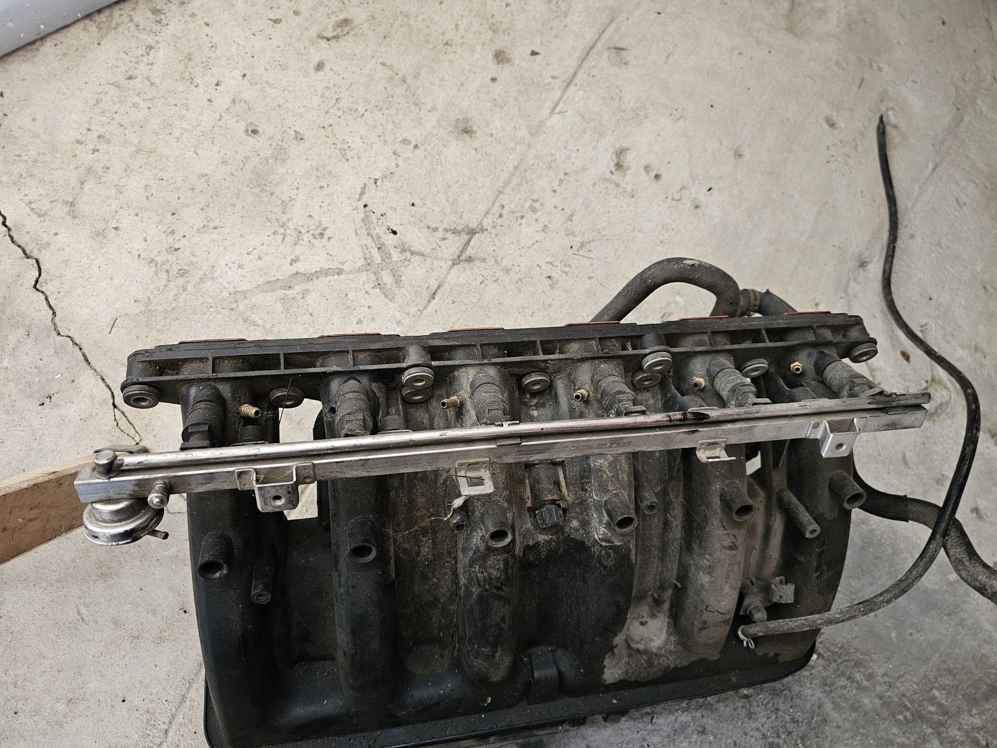 Колектор бмв м54 m54 всмукателен bmw e46 e39 e53