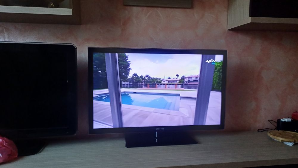 Vând televizor Panasonic