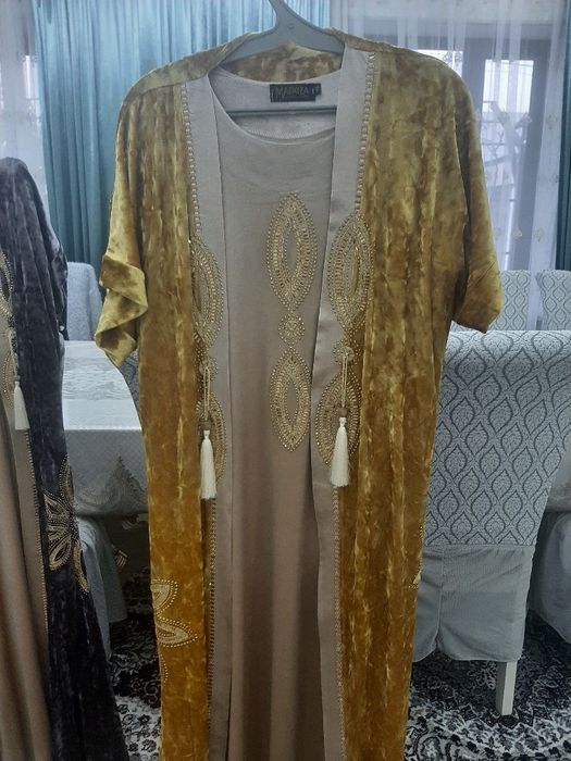 Абая длинная красивая