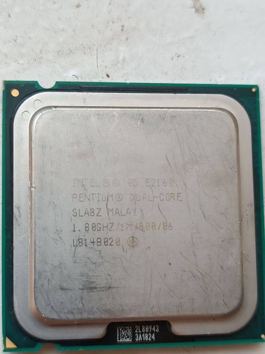 Процессоры  для компьютера,один Б/У,один новый.Отдам за 200 тыс.